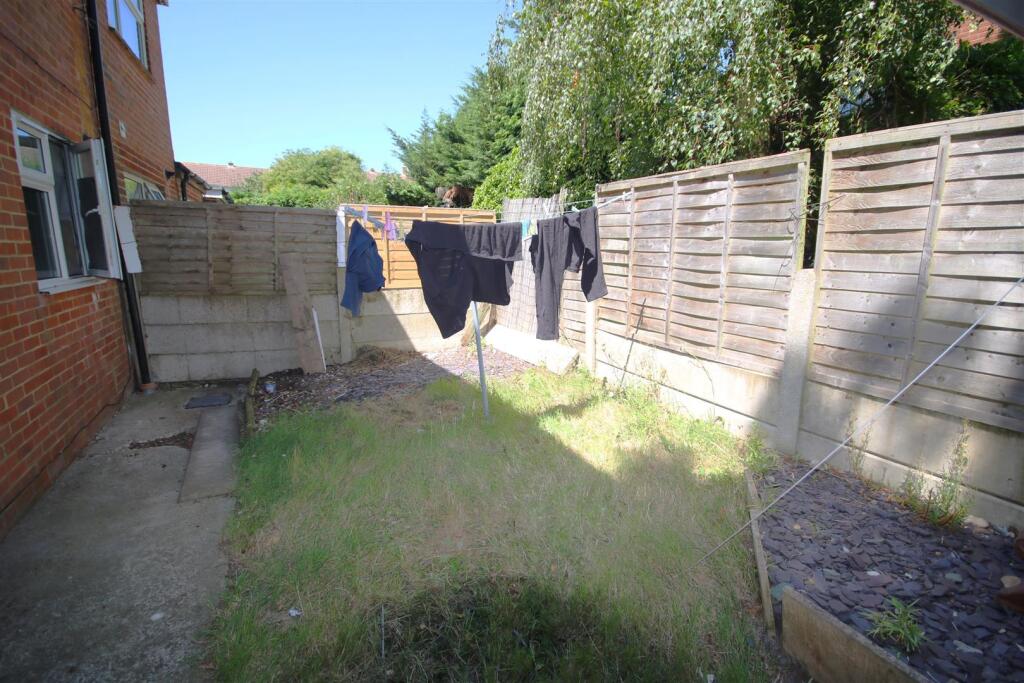 Rear garden a.JPG