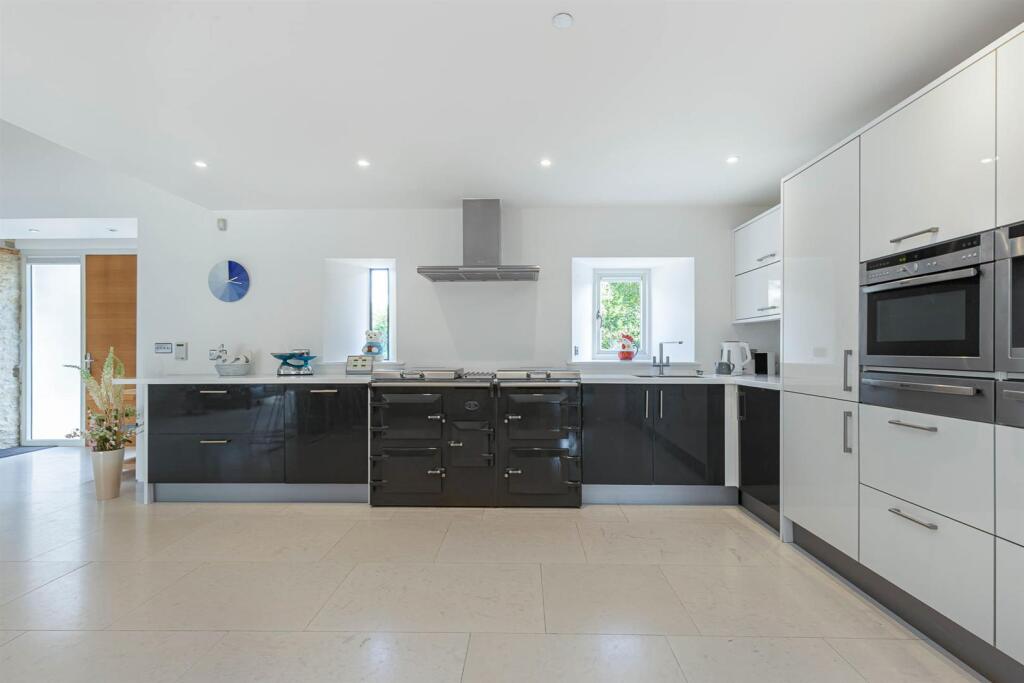 The Corn Barn, Compton Abdale