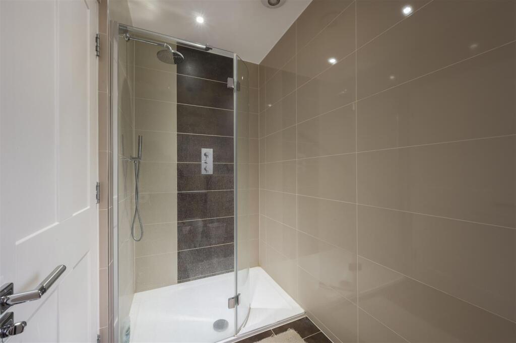 32 Holland Avenue,32.jpg