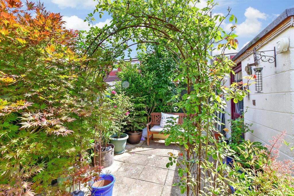 External Lifestyle Photograph