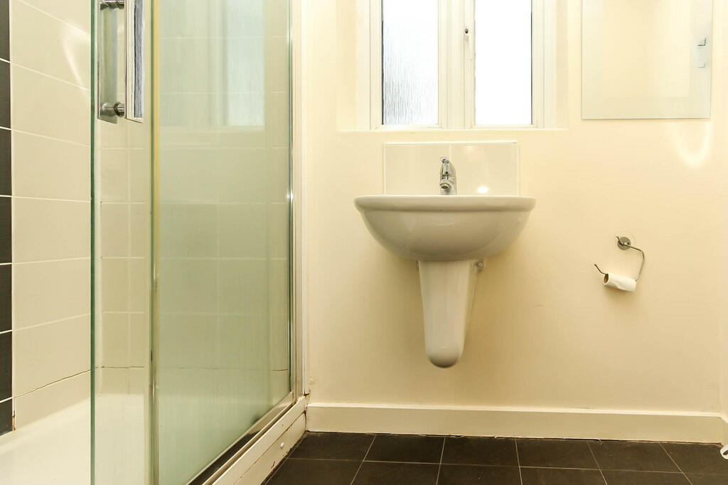 Ensuite Shower Ro...