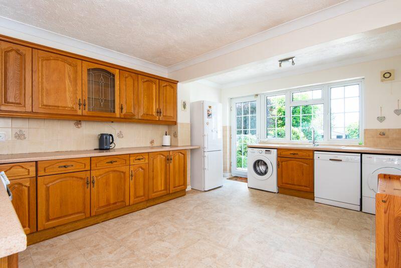 Kitchen/Breakfast Rm