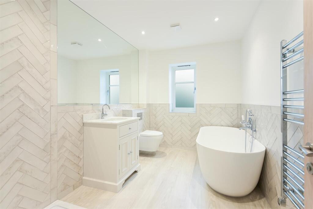 THE AVENUE,13B- (9).jpg