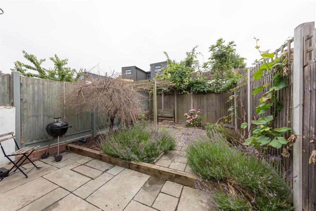 Woodlands Road, E17