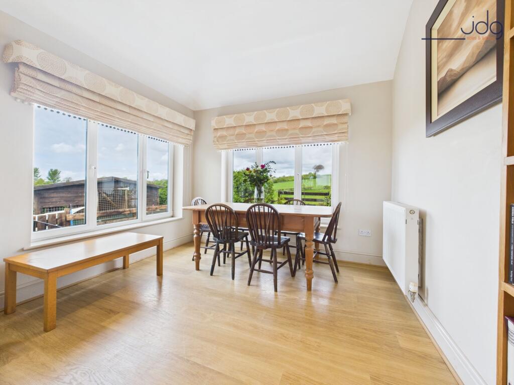 The 2nd sitting room