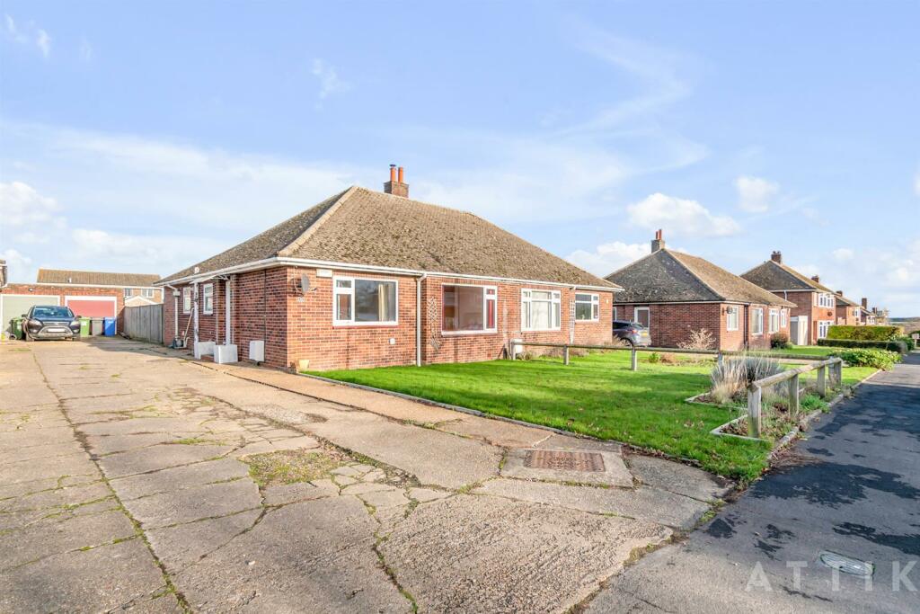 31 Queens Drive, Halesworth IP19 8DN (3).jpg