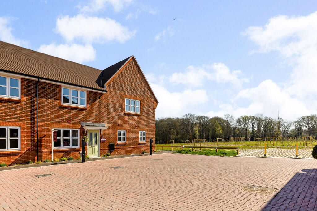 External The Eversley