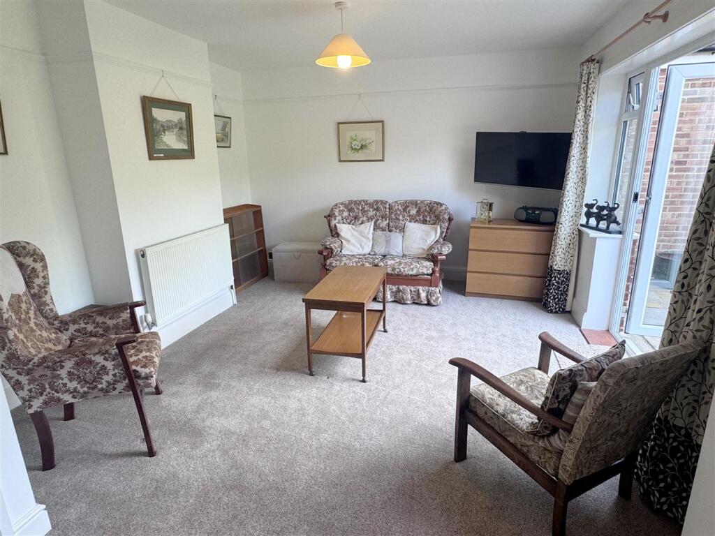 Family Room 2.JPG