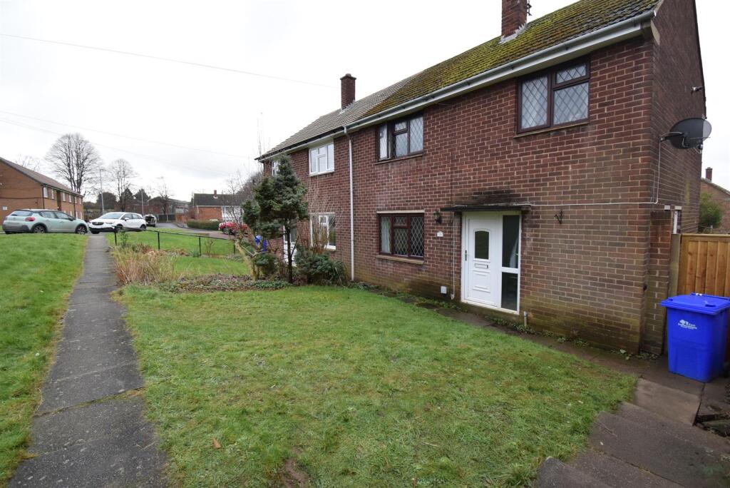 Front Garden/Approach