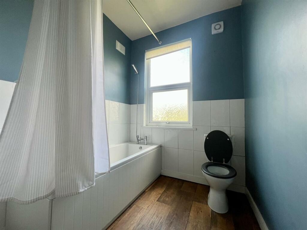 USE bathroom  (1).jpg