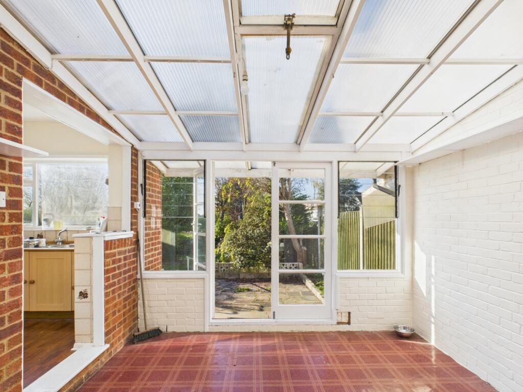 CAM01740G0-PR0483-STILL004