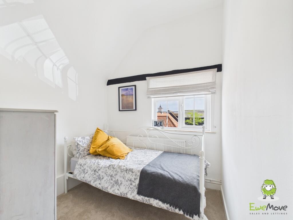 EweMove Basingstoke Estate Agents 17 Vyne Road 