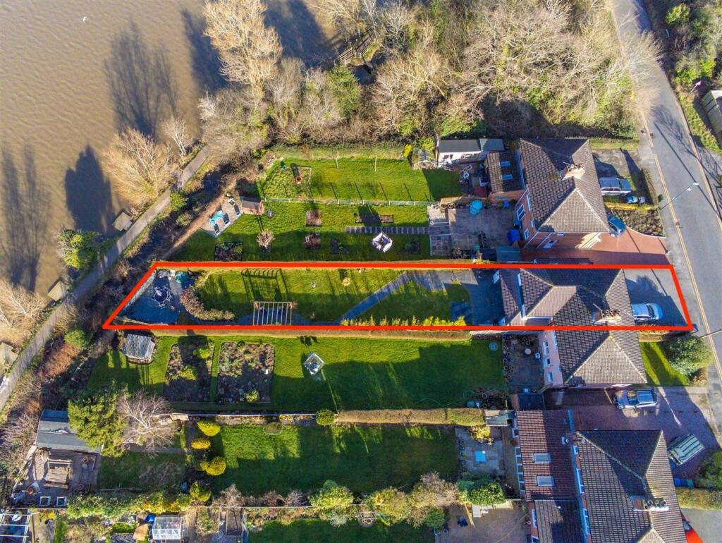 Outlined Aerial