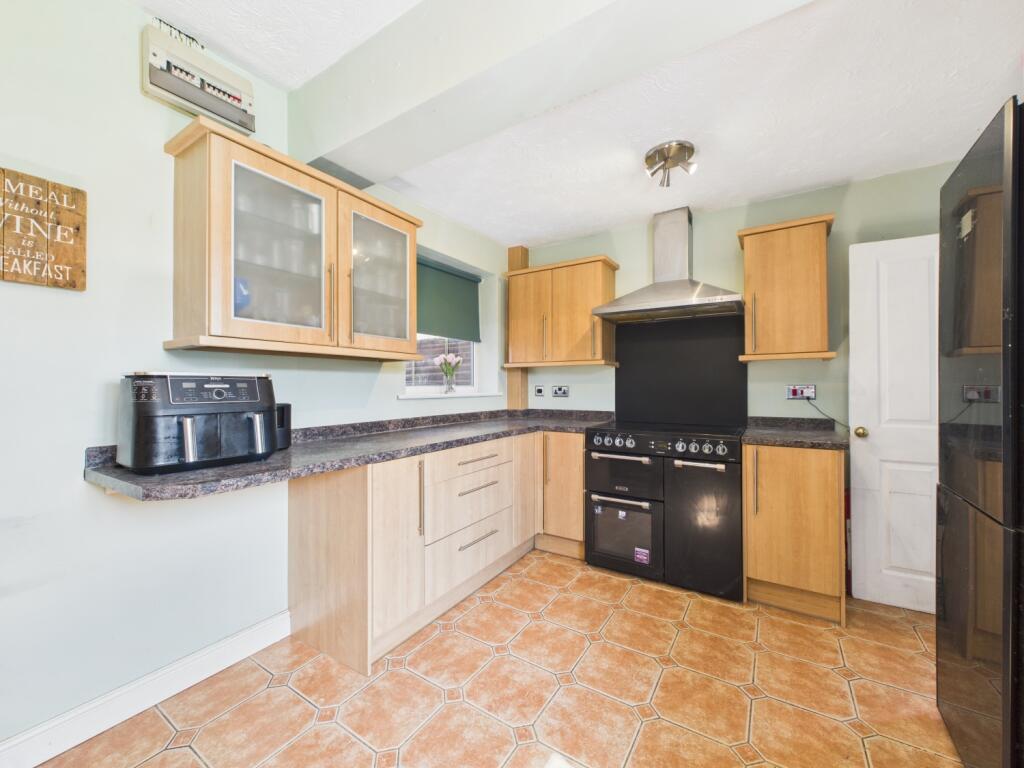 CAM04671G0-PR0040-STILL012