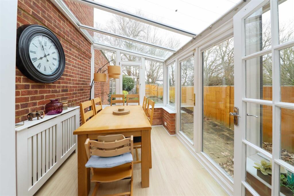 Willows Close