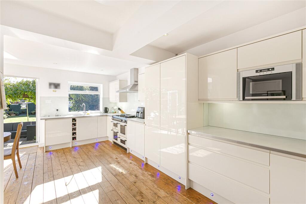 Kitchen/Dining