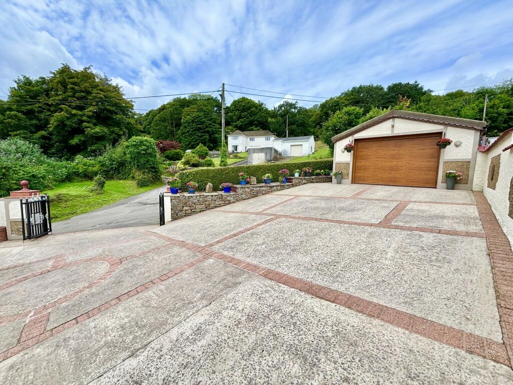 Driveway and detached garage 