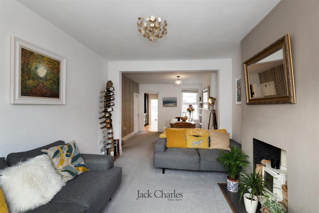 60 Mabledon Rd, TN9 2TG 003.jpg