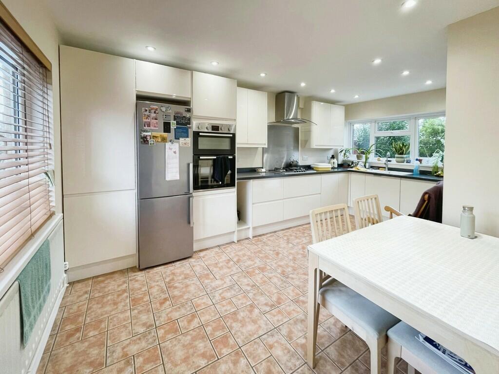 8c2e308e-20241002...