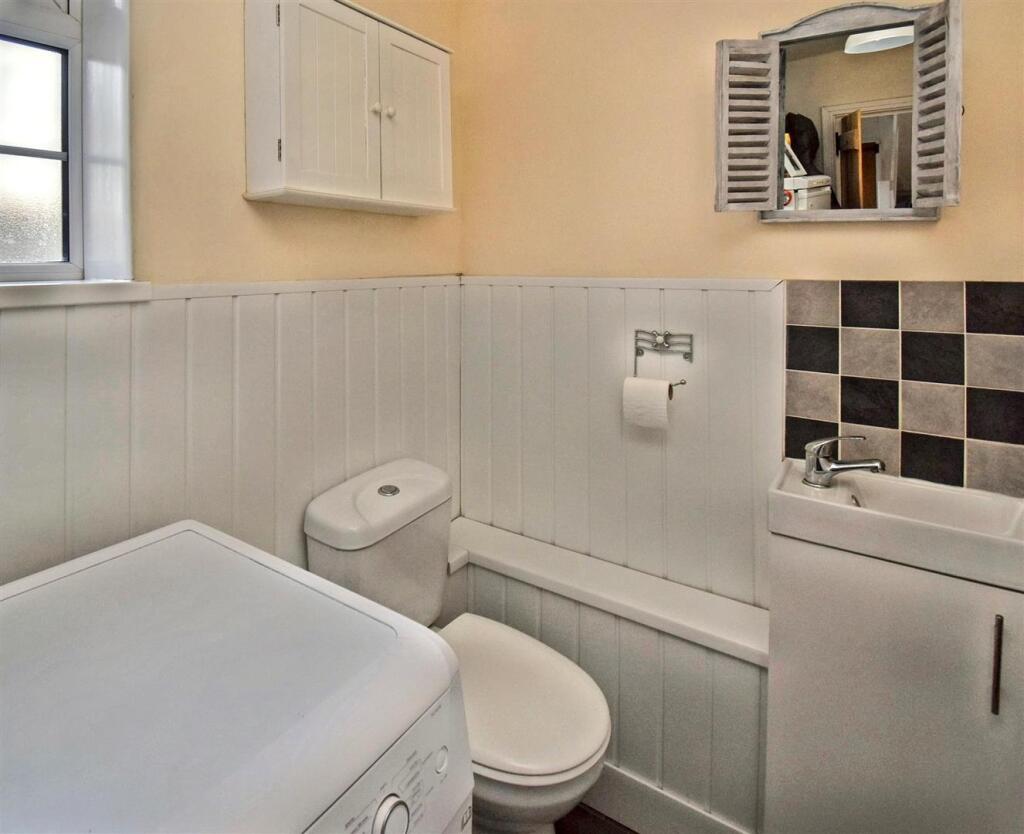 Utility/Cloakroom
