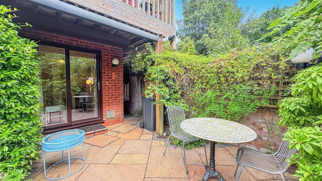 PATIO/GARDEN