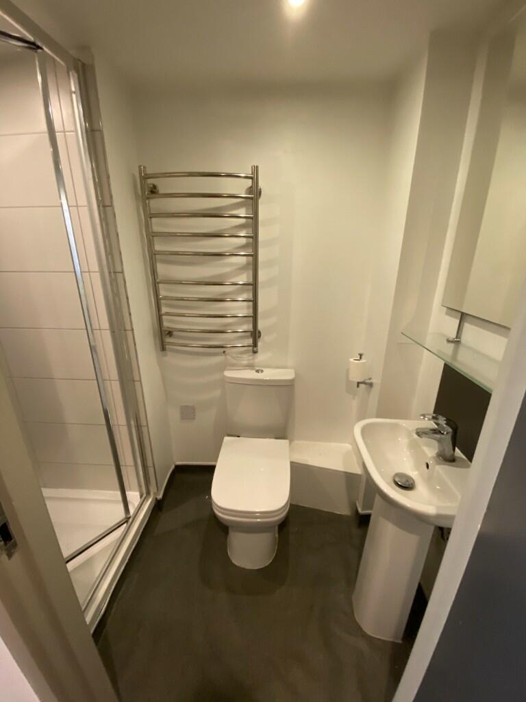 FLAT 24/42