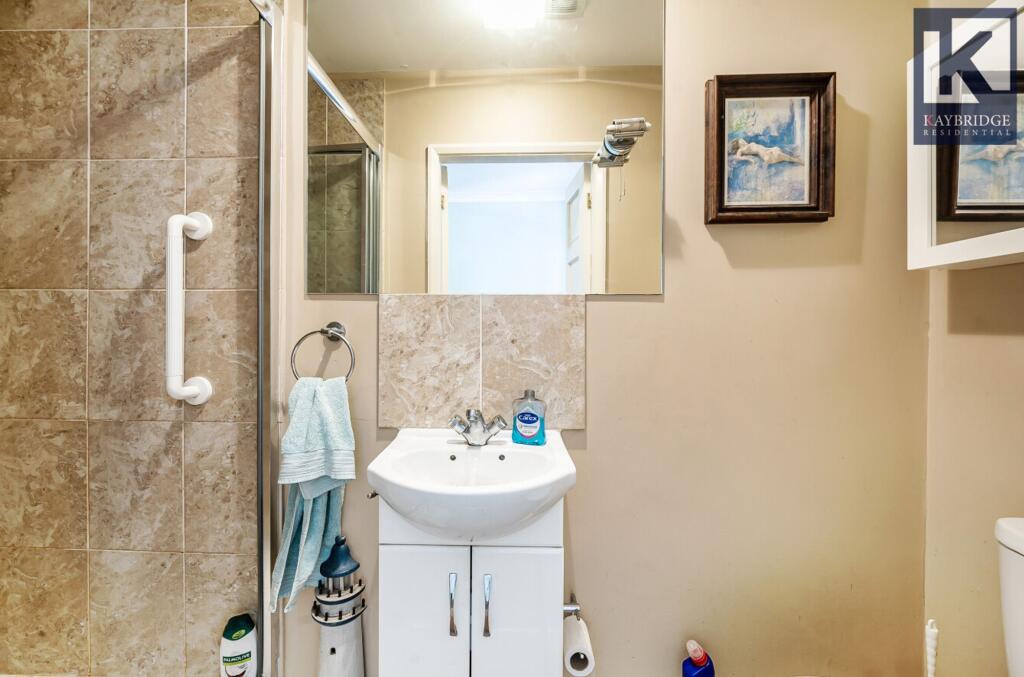 Stoneleigh Avenue, KT4