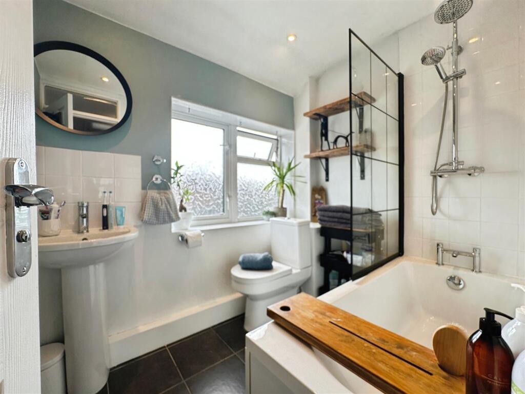 e4057e71--409E-9089-0D60B930073E-61268-000013EBC2A