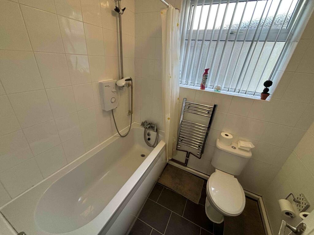 Ground floor Bathroo