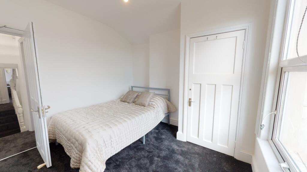 597-Gloucester-Road-Bedroom(5)