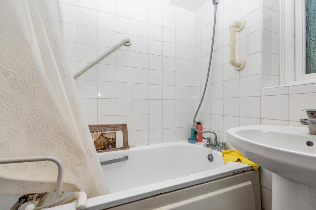 74 Lyal Road, Bow London E3 5QQ