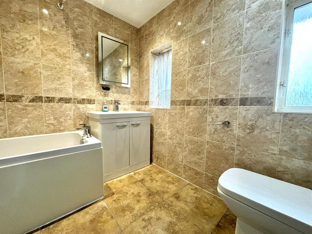 Bathooom.jpg