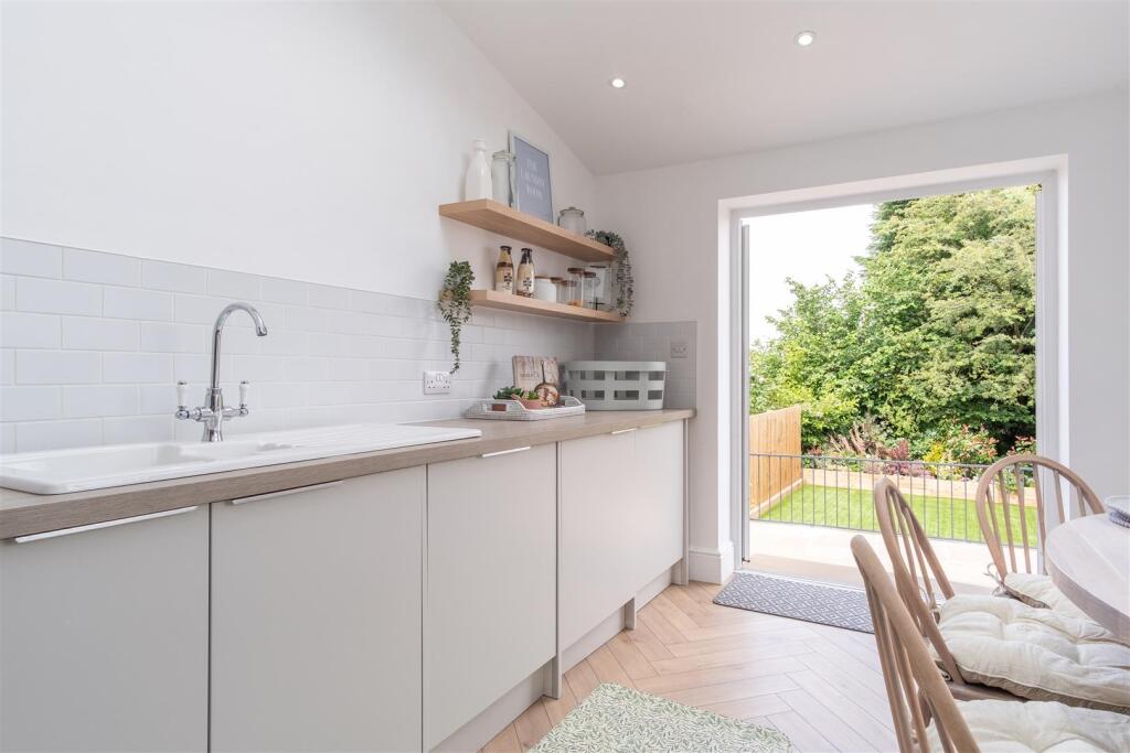 Kitchen/Breakfast Room