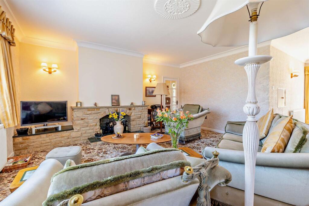 Lounge Dining Room