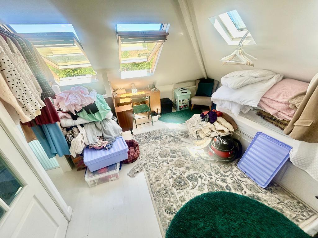 Attic Bedroom with En-suite