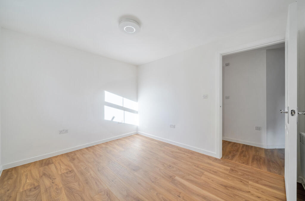 1386866-9-692edcb...