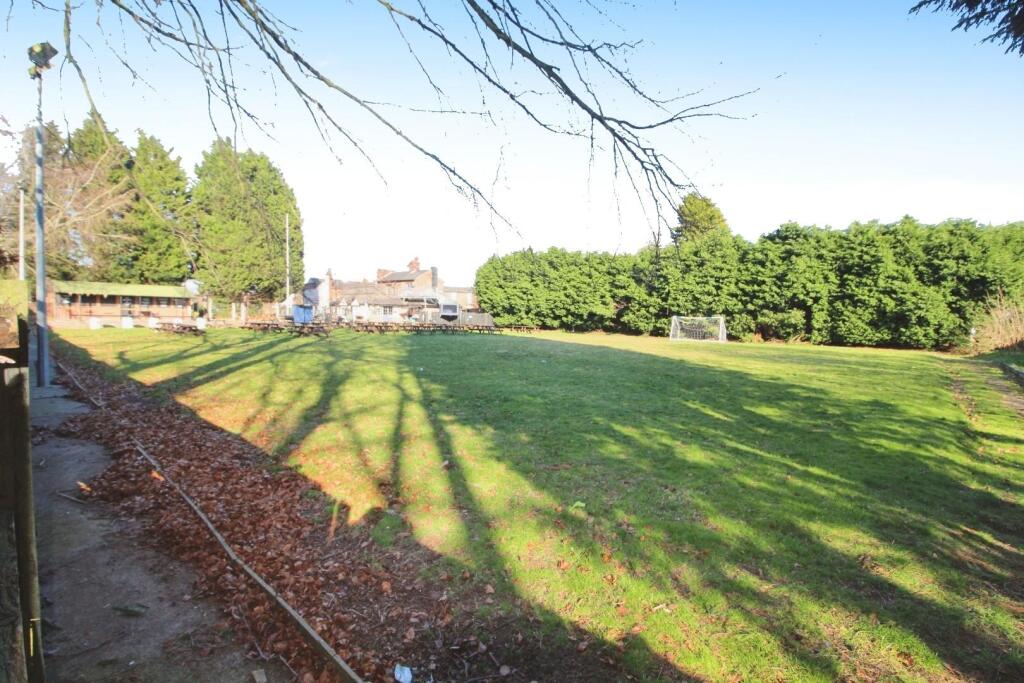 Pub garden.JPG