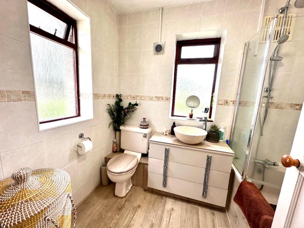 HOUSE BATHROOM