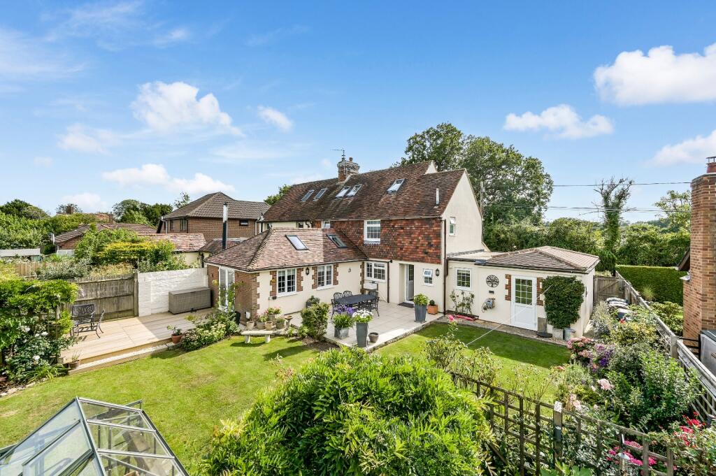 Steeds Lane, Kingsnorth, Ashford, Kent, TN26