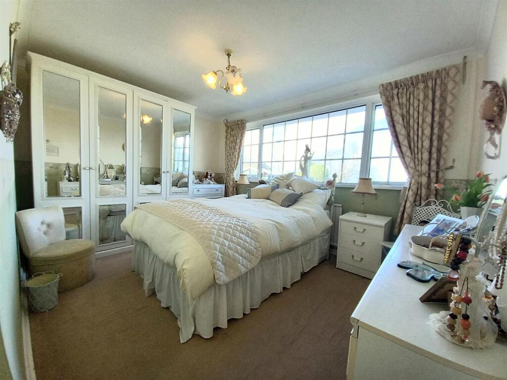 12 Richmond Bed 1.jpg