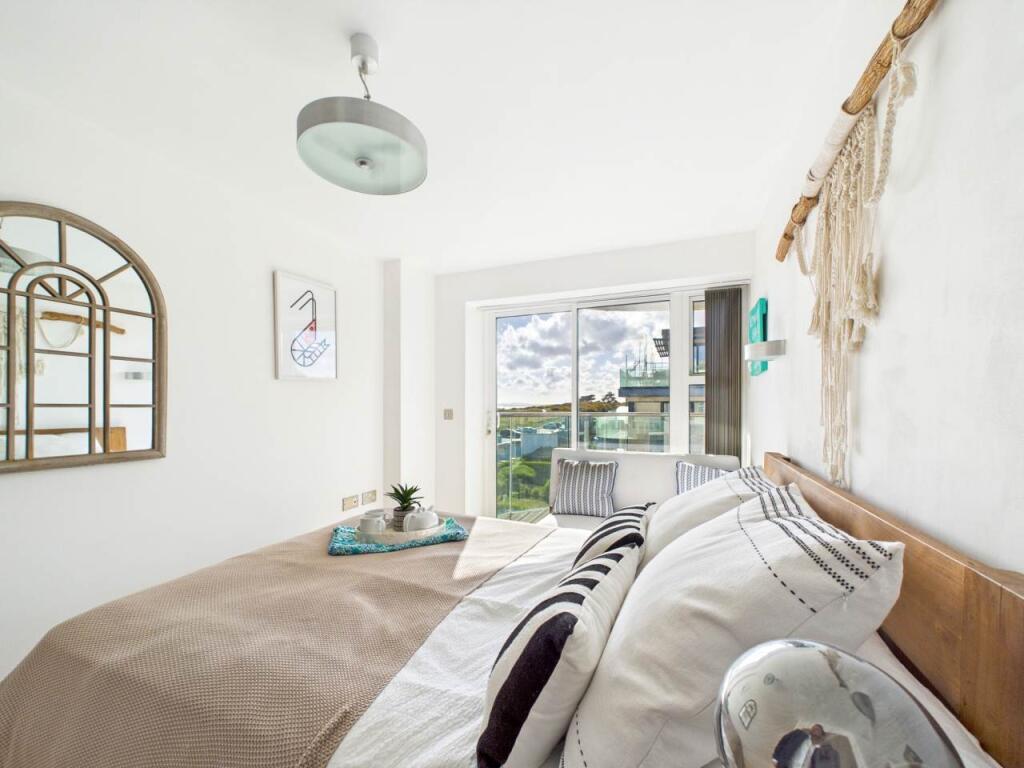 8 studland second be