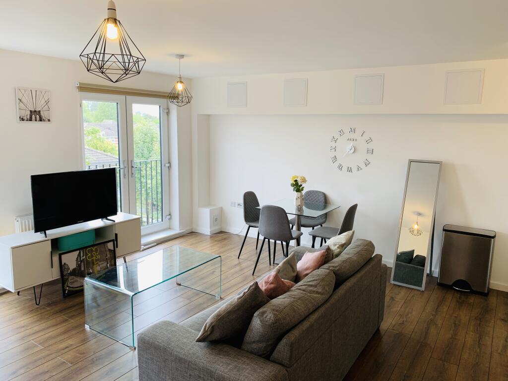 Modern one bedroom apartment with secure parking