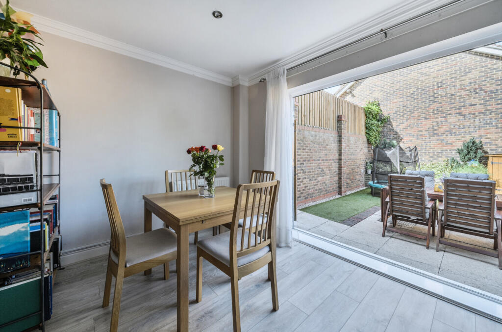 8-682466f45f1fa-1...