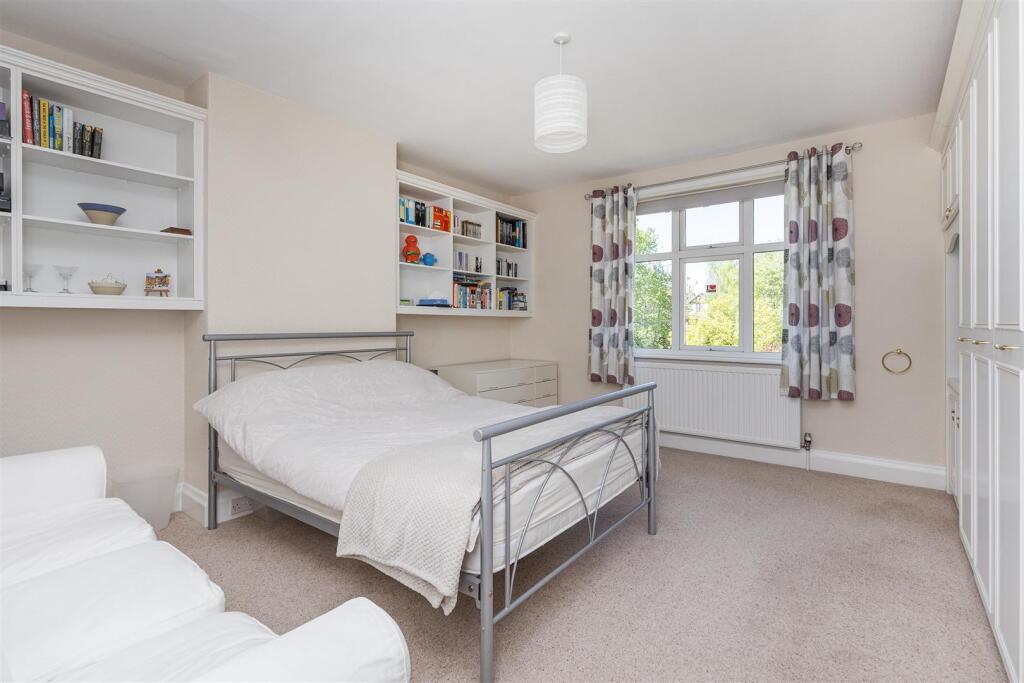 Bramleys Estate Agents - Le Marchant Avenue - Lind