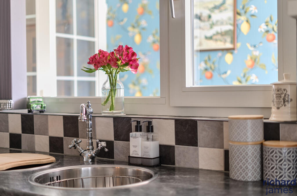 ffb9f6d69c164cfba68e0e2de44174c1