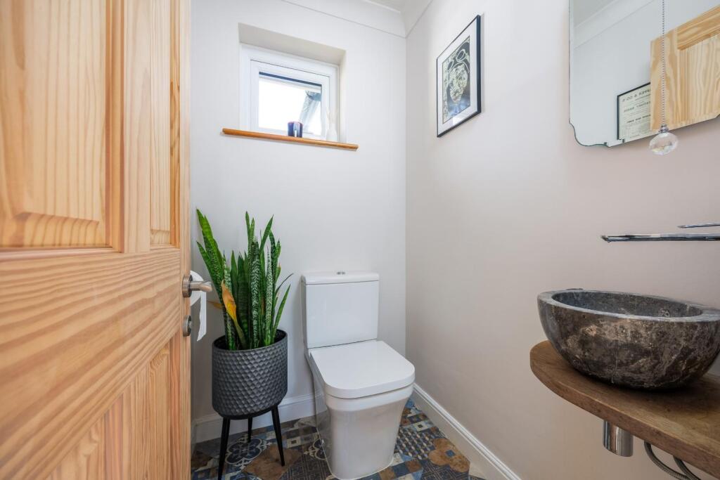 Walls_Sprout_Hill_Rotherfield_TN63QX_RootsProperty