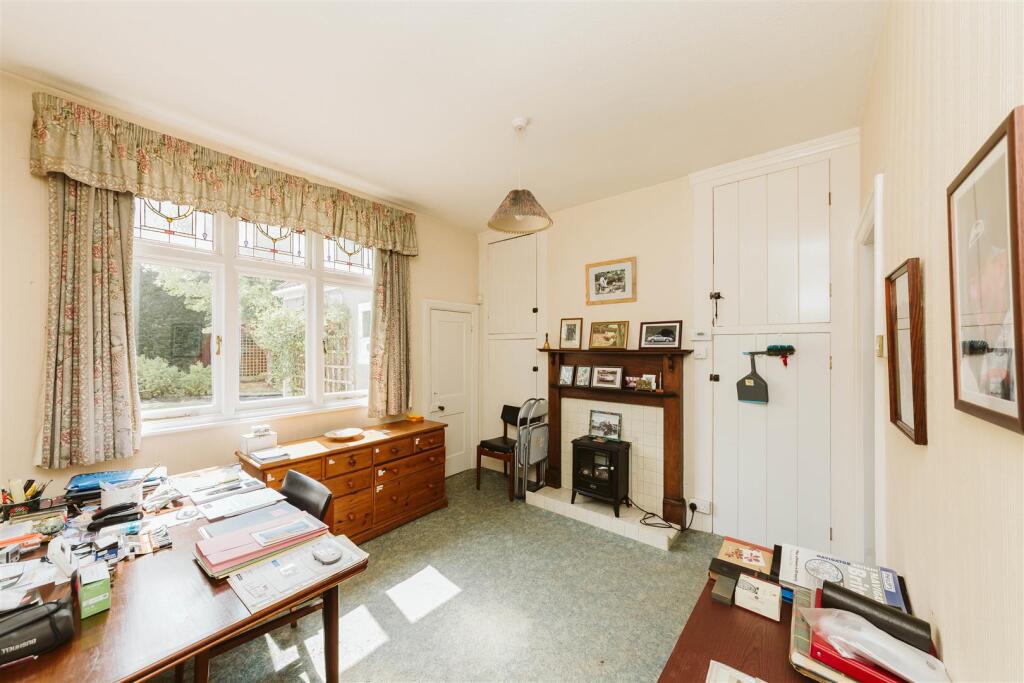 Holmes Grove (26).jpg