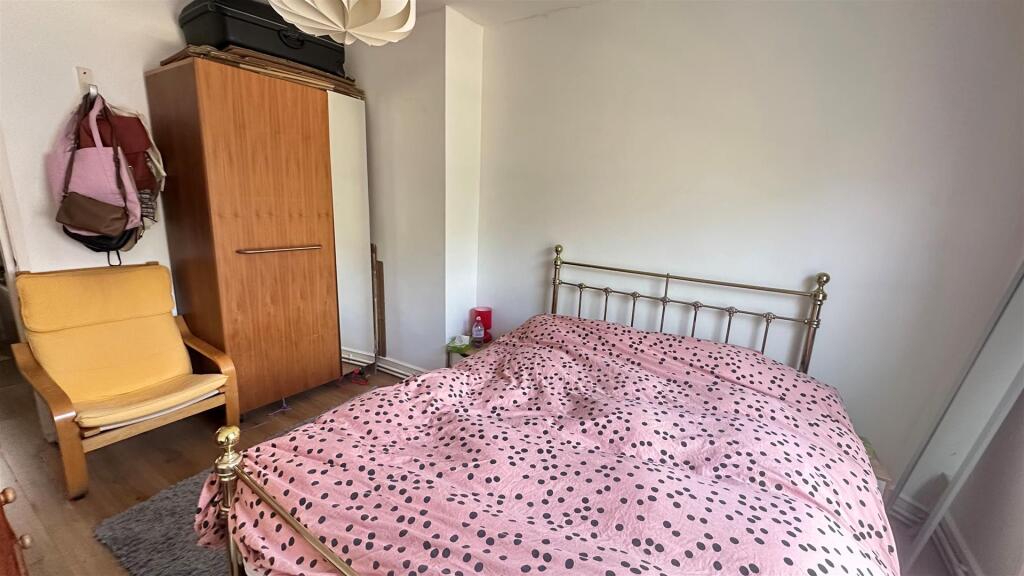 Ascalon House - bedroom1.jpg