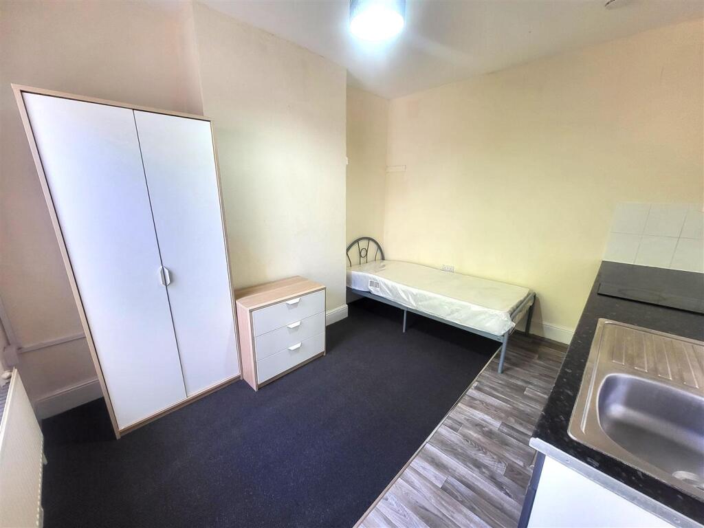 Room Pic 1