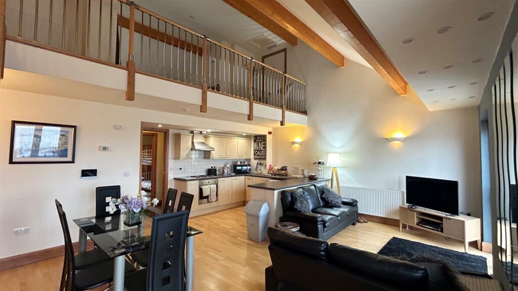 Living Room 6.jpg